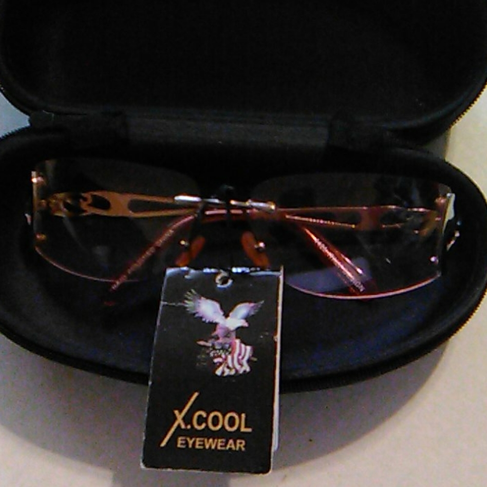 Nwt Cool Pink sunglasses and nylon case - Picture 6 of 7
